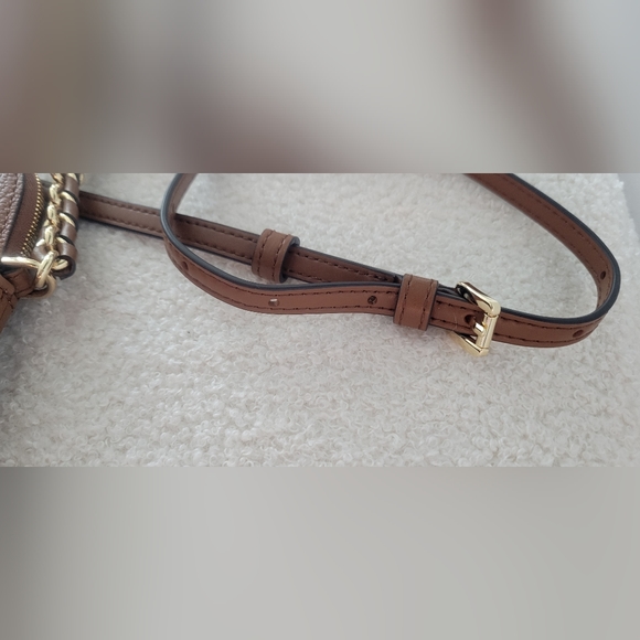 Michael Kors Crossbody - Picture 7 of 11